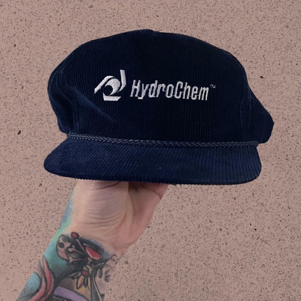Vintage essential trucker hat cap